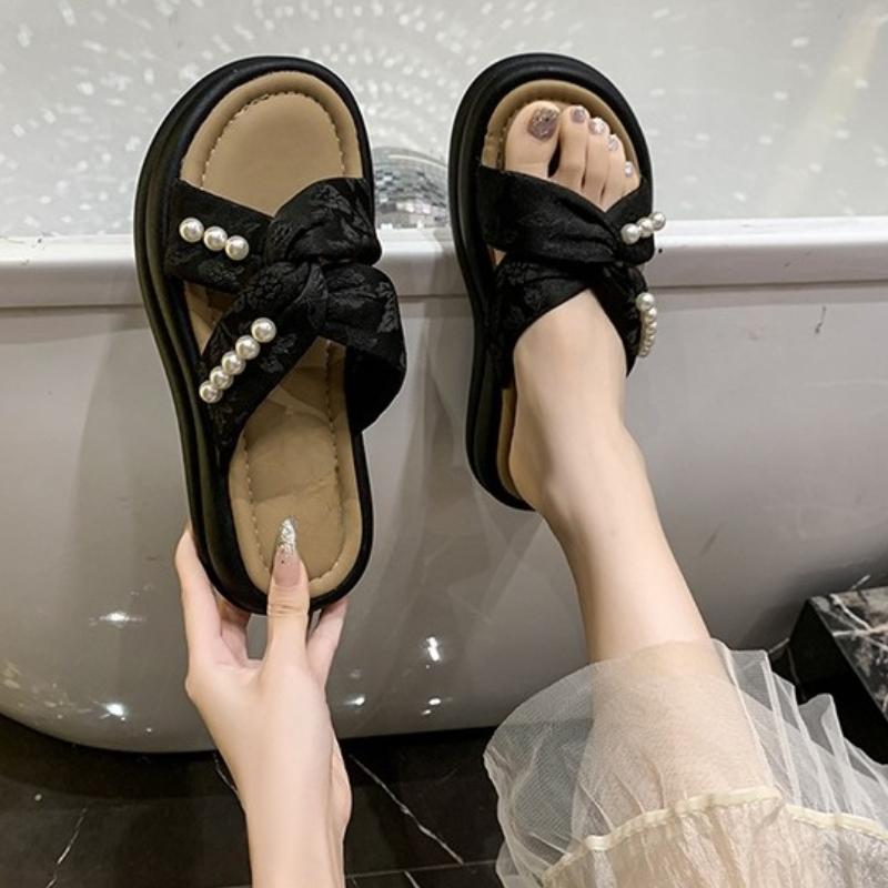 Мода 2025 Модные летние женские шлепанцы Жемчужные Повседневные Пляжные туфли Домашние Нескользящие Уличные Домашнее использование ПВХ подошва Женская обувь