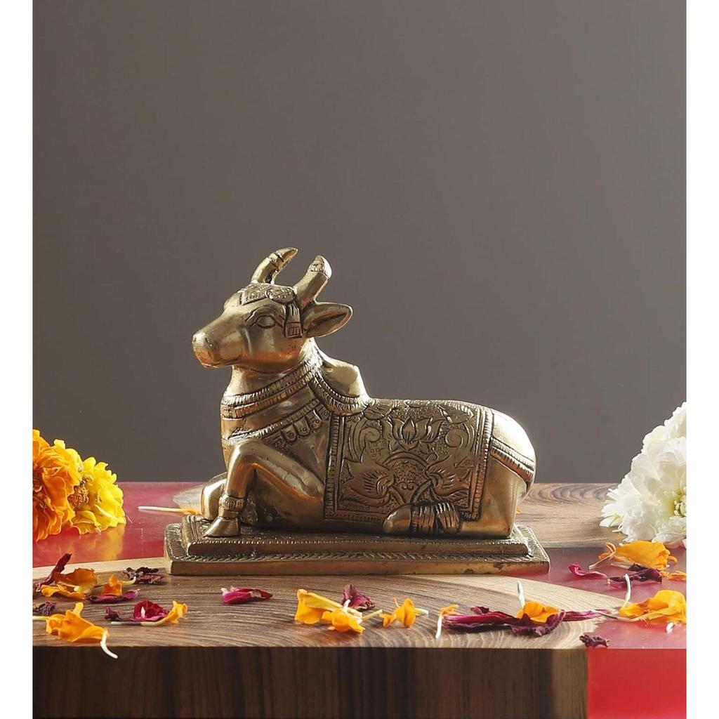 Гравированная в виде лотоса 5-дюймовая латунная статуя коровы Нанди на основании, латунный идол Нанди, статуя Нанди для дома/храма, стандартная, упаковка из 1 шт., Господь Шива, Шива
