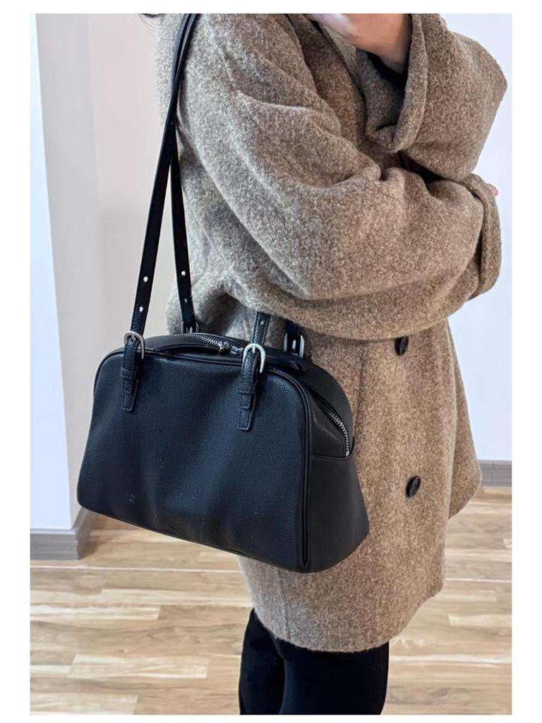 Нишевая Ретро Кожаная Сумка для Боулинга Yoyo Большой Вместимости - Женская Высококлассная Сумка на Плечо