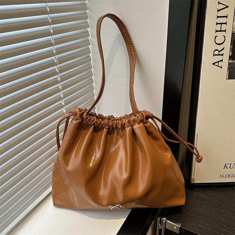 Сумка-ведро со шнурком и складками для женщин, новая модная летняя повседневная универсальная сумка-тоут на одно плечо большой вместимости