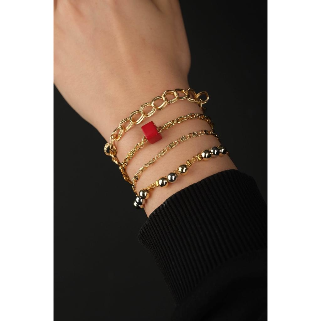 Набор женских позолоченных цветостойких комбинированных браслетов