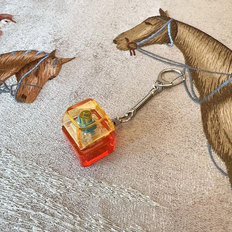 Creative Keycap Keychain Decompression Keycap Pendant Mechanical Keyboard Keyswitch Keychain Novelty Backpack Decoration Gifts