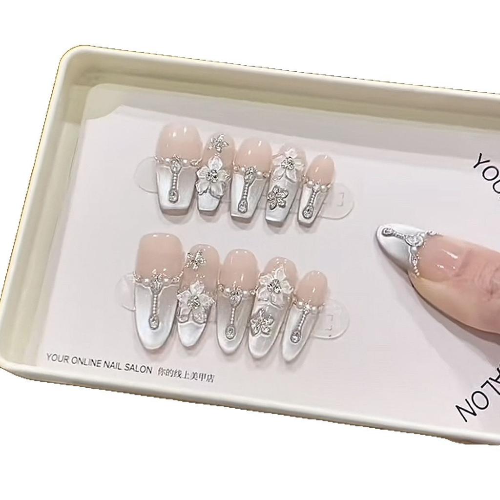 Hand-woven Nails with Fingertips, Cat Cat Eyes, Ice-transparent Pure Flashing Temperament, Whitening Nail Patch
