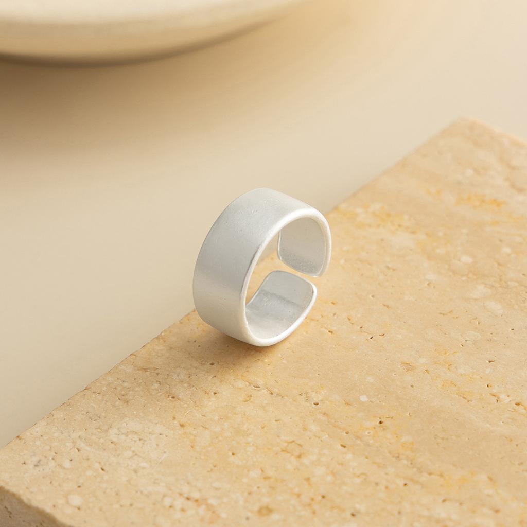 Fashionable Sliver Color Matte Wide Edge Rings for Women Cool Style Irregular Alloy Featuring Open Ring Unisex Jewelry Gift