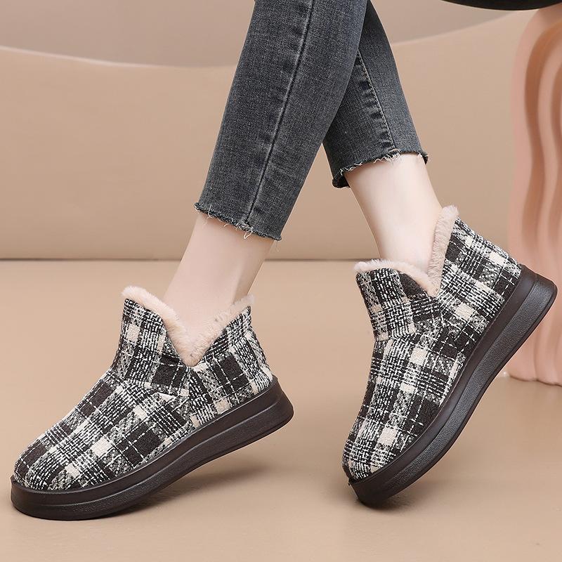 Women's Winter Platform Snow Boots Warm Lightweight Non-Slip Faux Fur Lining Ankle Booties Shoes Comfortable Fuzzy Walking Short Boots for Women