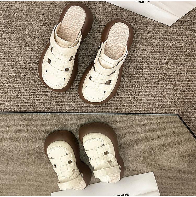 Пляжные сандалии в римском стиле на покатом каблуке