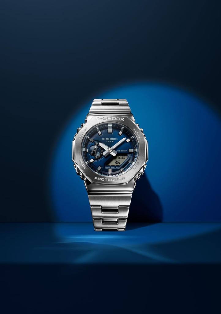 Часы Casio G-Shock GM-2110D-2BJF Мужские Серебристые с Металлическим Безелем и Браслетом (Официальный японский продукт)