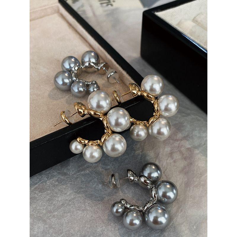 Pearl Earrings 2026 New Popular Style High-End French-Style Earrings Light Luxury European and American Style Hoop Earrings Elegant Circle Earrings