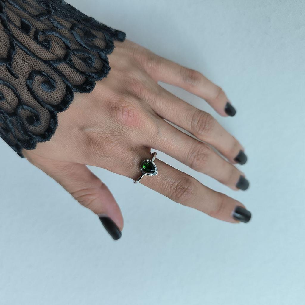 Серебряное кольцо с изумрудом nano 0.605ct, вес изделия 2,07 гр (2192213)