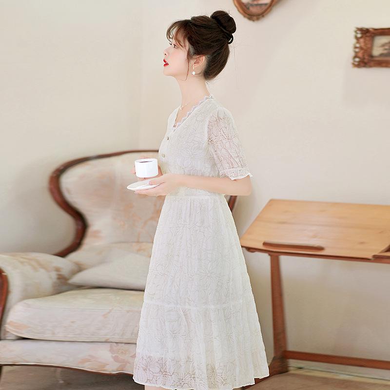 Летнее белое облегающее платье Fairy Lace с V-образным вырезом 2024 года – средняя длина, облегающий крой