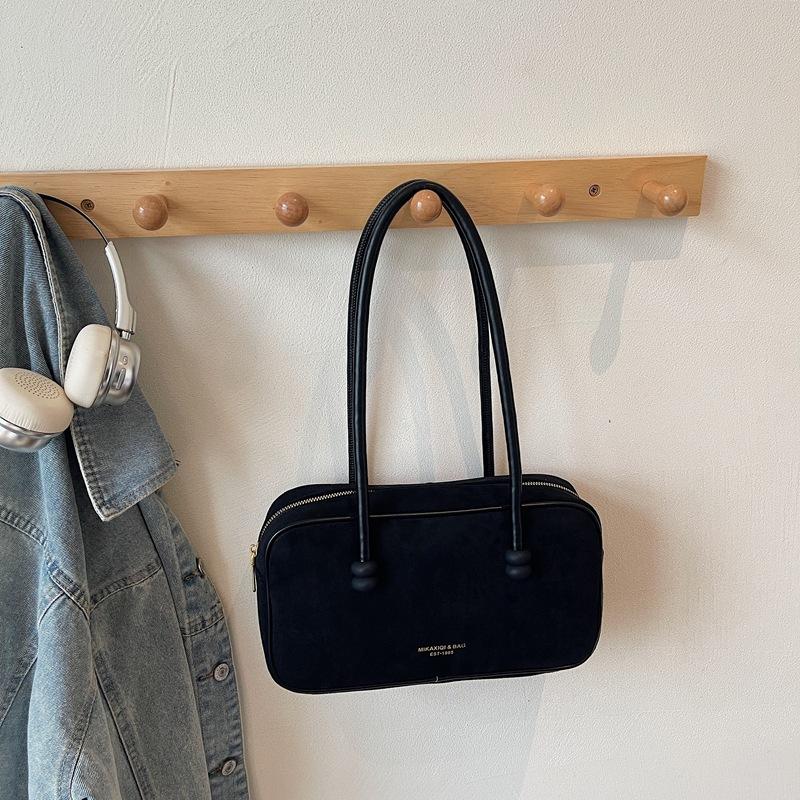 Повседневная вместительная универсальная простая и модная новая замшевая сумка-хобо 2025 осень женская портативная на плечо подмышку