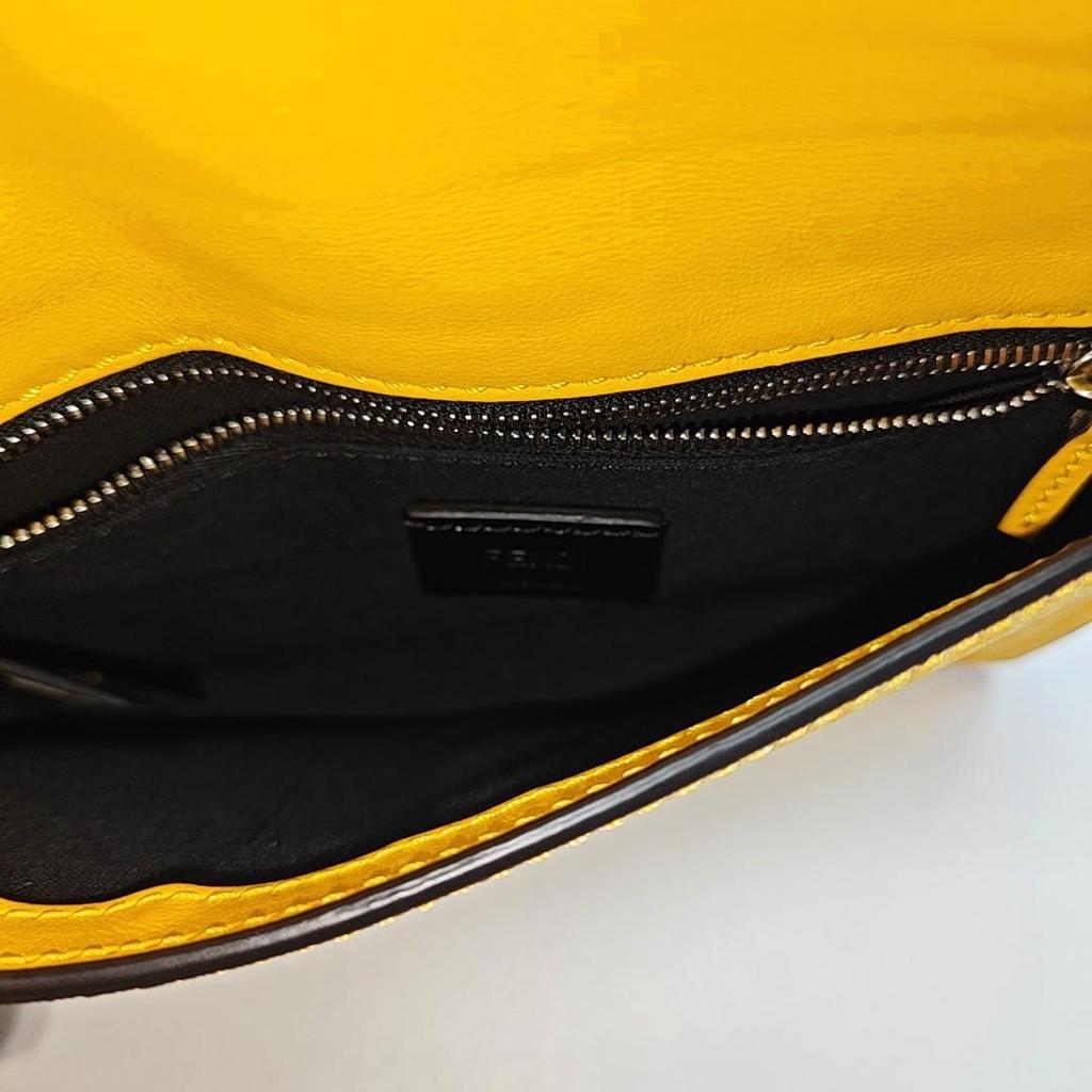 [Pre-Owned] Baguette Logo Twisted FF Pattern Canvas And Leather Clutch Bag - Excellent #1NBU51K