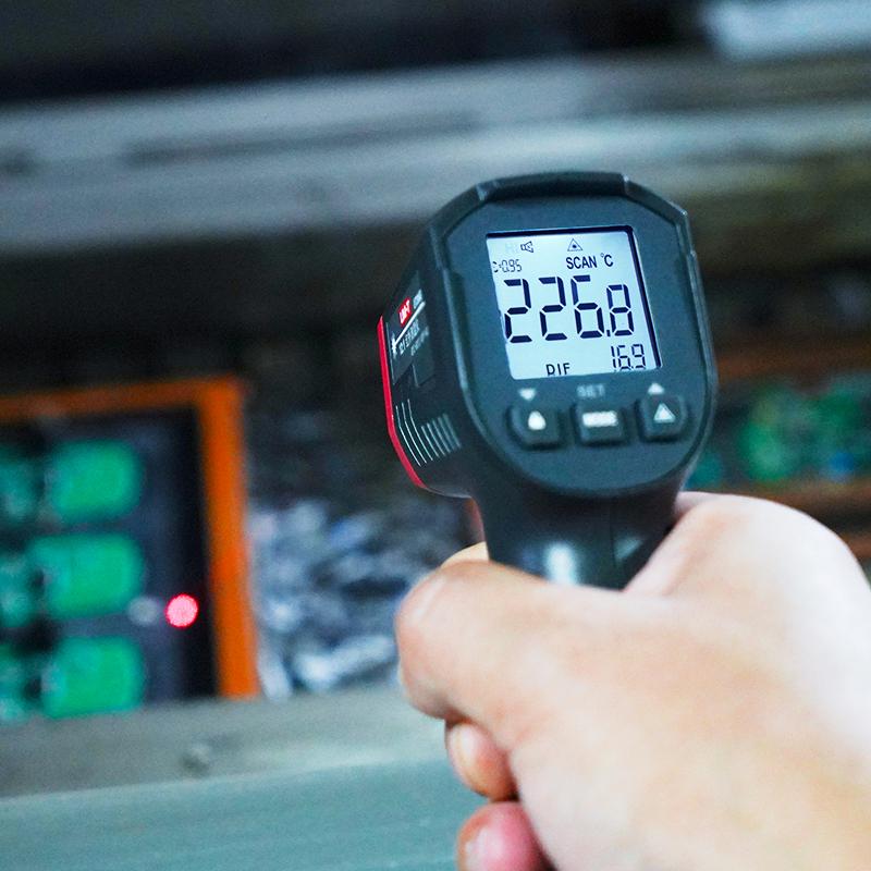 Портативный инфракрасный термометр UT306S UT306C Бесконтактный цифровой лазерный измеритель температуры Пистолет-термометр Тестер -50-500°C Быстрое измерение температуры