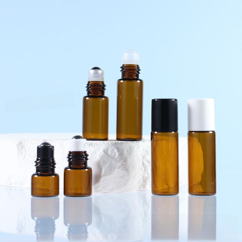 В наличии роллерные флаконы объемом 1 мл, 2 мл, 3 мл и дорожные флаконы для эфирных масел из коричневого стекла объемом 5 мл.