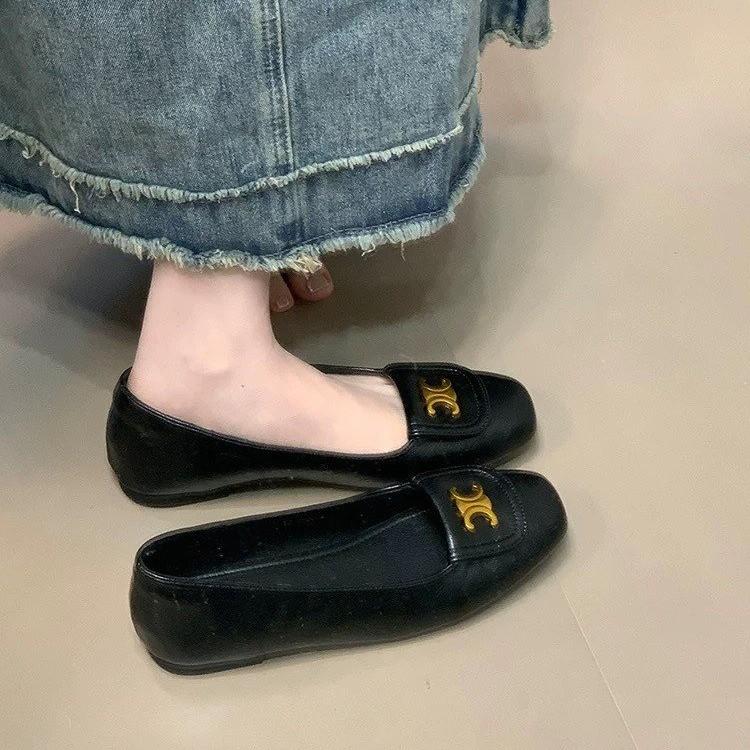 Женские модные повседневные удобные подошвы женские белые эластичные балетки из искусственной кожи с металлическими буквами на одну ногу