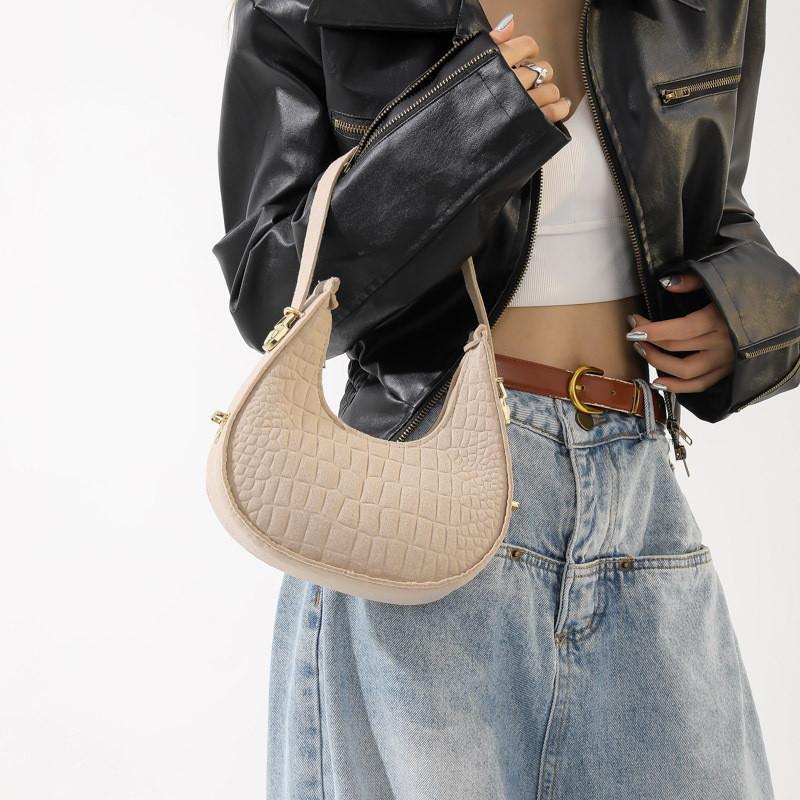 Fashionable Mid-size Crescent Bag With Zipper For Casual Daily Use