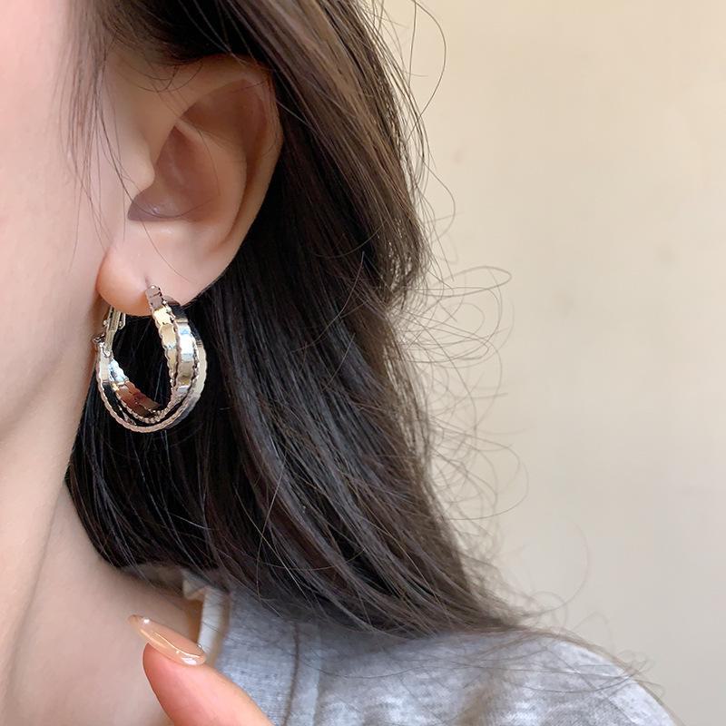 «Роскошные многослойные серьги-волны для женщин — нишевый дизайн класса люкс»