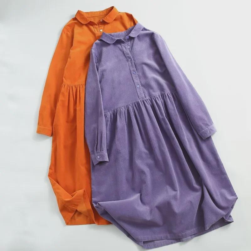 Платье из вельвета с воротником-стойкой, завязкой на талии и длинными рукавами — художественный и свежий стиль