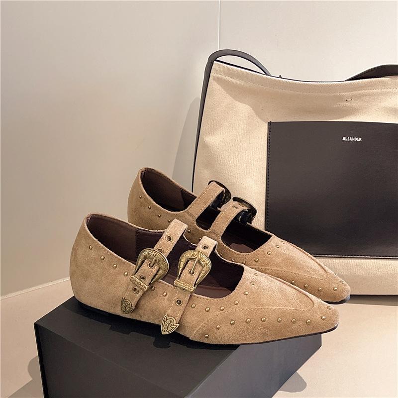 Европейские и американские ретро туфли Мэри Джейн из мягкой кожи с острым носком и плоской подошвой, увеличивающие внутреннюю высоту, женские, коричневые, с заклепками, с одним ремешком и мелким вырезом s