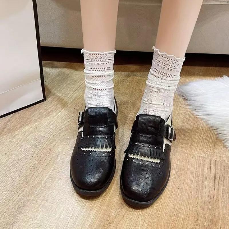 Женские кроссовки, новые модные туфли-оксфорды на платформе для женщин, британский стиль, винтажные вырезы, повседневные кроссовки на плоской подошве для женщин