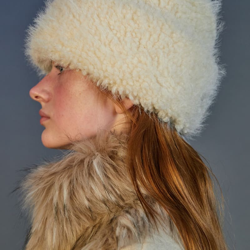 AWESOME NEEDS SUGARLOAF HAT_FLUFFY CREAM
