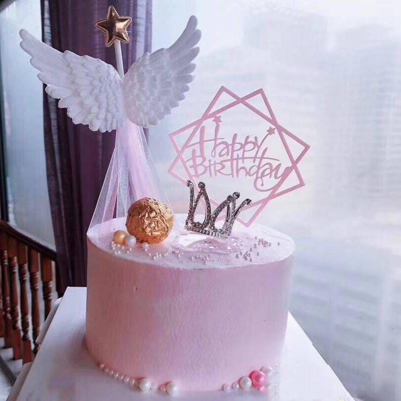 10 Топперов и украшений для торта в виде перьев ангельских крыльев