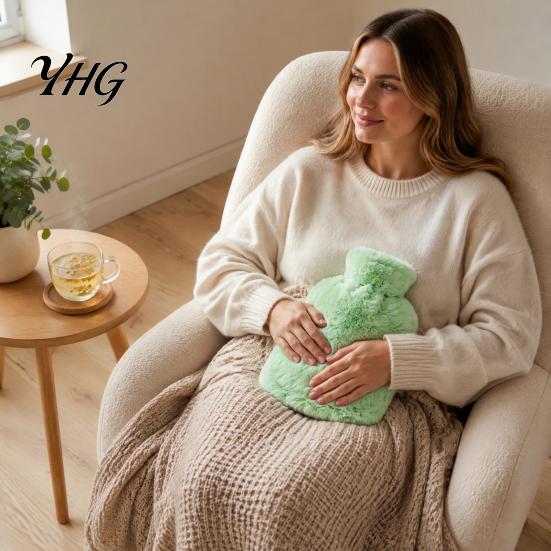 Period Pain Relief Hot Water Bag Bottle with Plush Cover, 500/1000/2000ML Leak-proof Bag, 2000ML Cold Compress Pouch for Shoulder, Back, Hand,