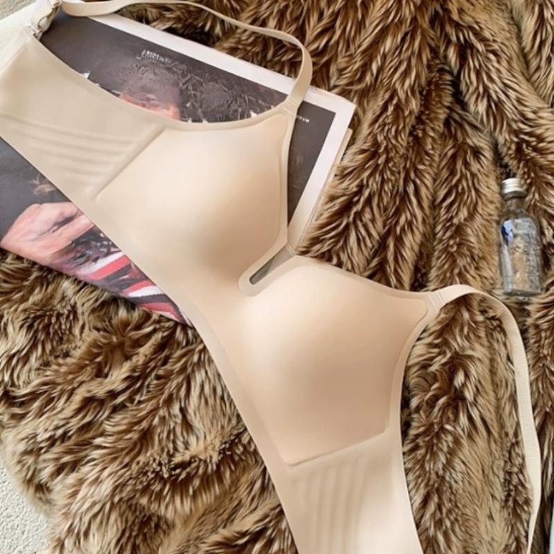 New Traceless Lingerie for Women with Small Breasts and A Thin Collection Bra Comfortable Jelly Strip Prevents Sagging and No Steel Ring On The Bra