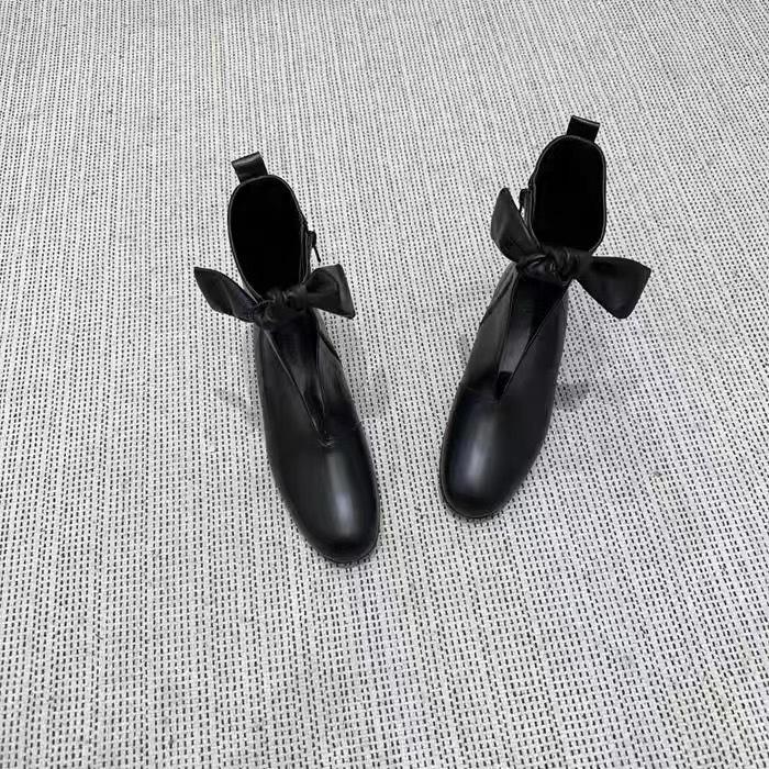 Cowhide Version~ 2025 New Korean Version Leather Round Head Bow Lace-up V-mouth Flat Bottom Casual Versatile Short Boots Women