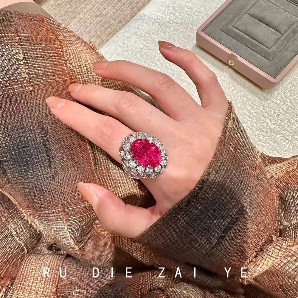 pink rose Sparkling rose-red pigeon egg-shaped ring with full diamond setting, a luxurious and high-end open ring for women
