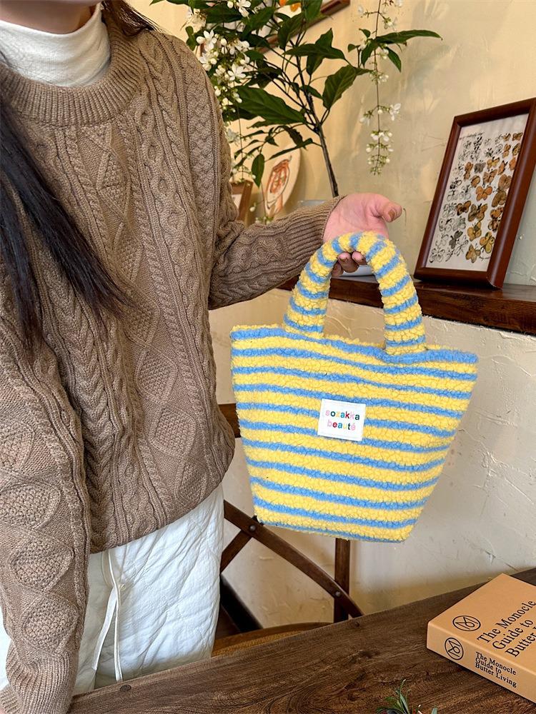 Зимняя мода 2023 Женская плюшевая сумка-тоут в горошек - Милая и стильная для работы или поездок