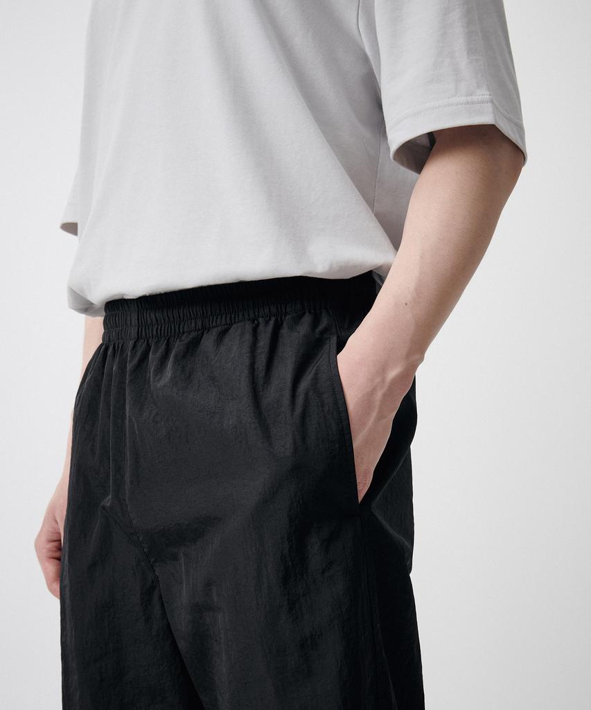 MUSINSA STANDARD Nylon Wide String Pants [Black]