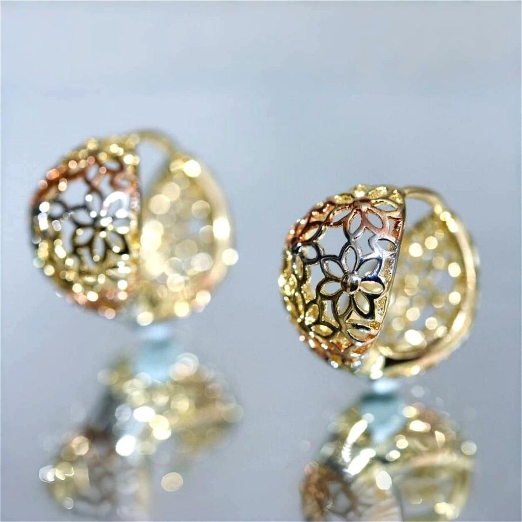 Винтажные позолоченные серьги-кольца с полым резным текстурированным дизайном для изысканных банкетных фестивальных ювелирных аксессуаров для женщин