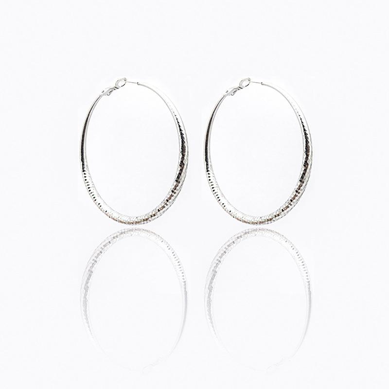 Модные большие круглые серьги премиум-класса с преувеличенными чешуйками