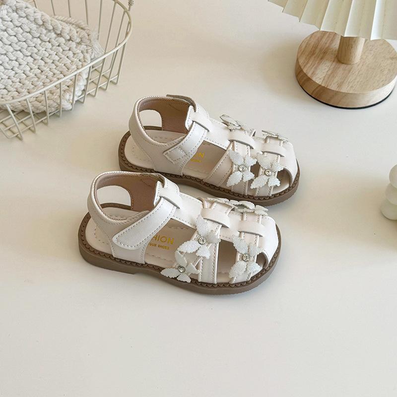 Girls' closed-toe sandals, new summer styles, fashionable princess sandals with bow details, soft-soled walking shoes, and dress shoes