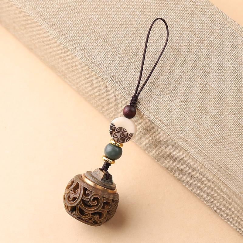 Подвеска для ароматерапии в китайском стиле: Брелок-коробка-саше из древнего зеленого сандалового дерева, открывающийся держатель для благовоний