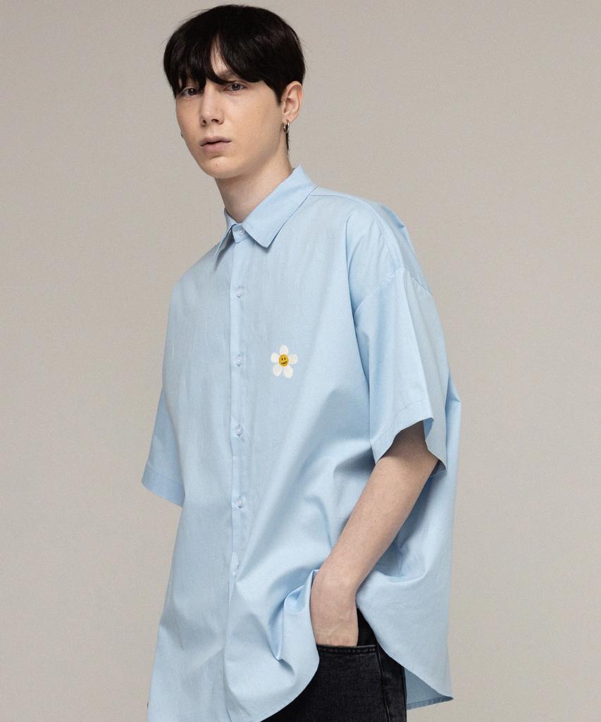 GRAVER [Unisex] Flower Dot Embroidered Oversized Short Sleeve Shirt_Sky Blue