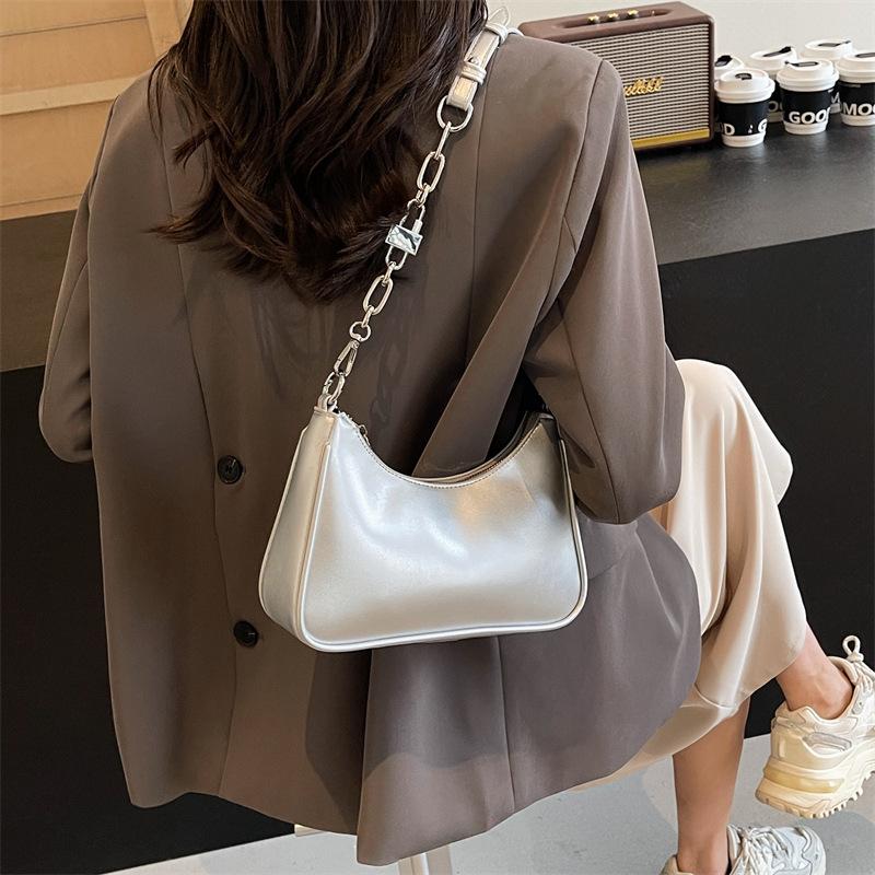 Весна и лето новая сумка для поездок на работу модная на плечо сумка-пельмень сумочка текстурная цепочка сумка под мышкой женский тренд