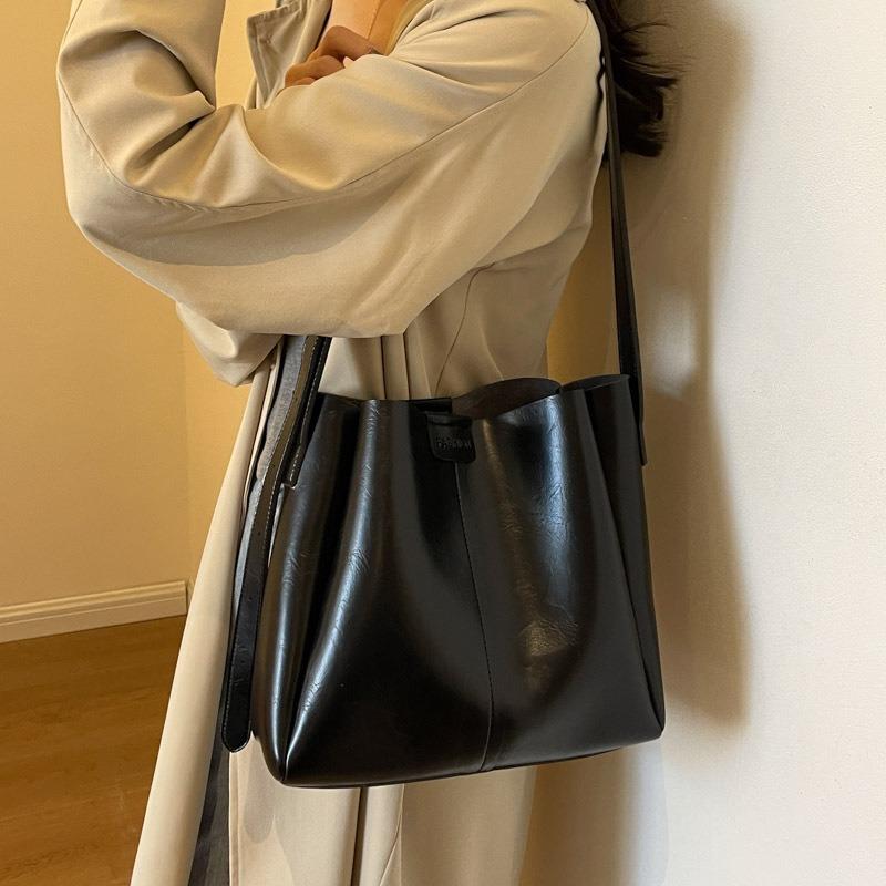 Универсальная женская кожаная сумка из искусственной кожи большой емкости для поездок на работу, новая корейская модная сумка в стиле ретро, ​​однотонная сумка на плечо