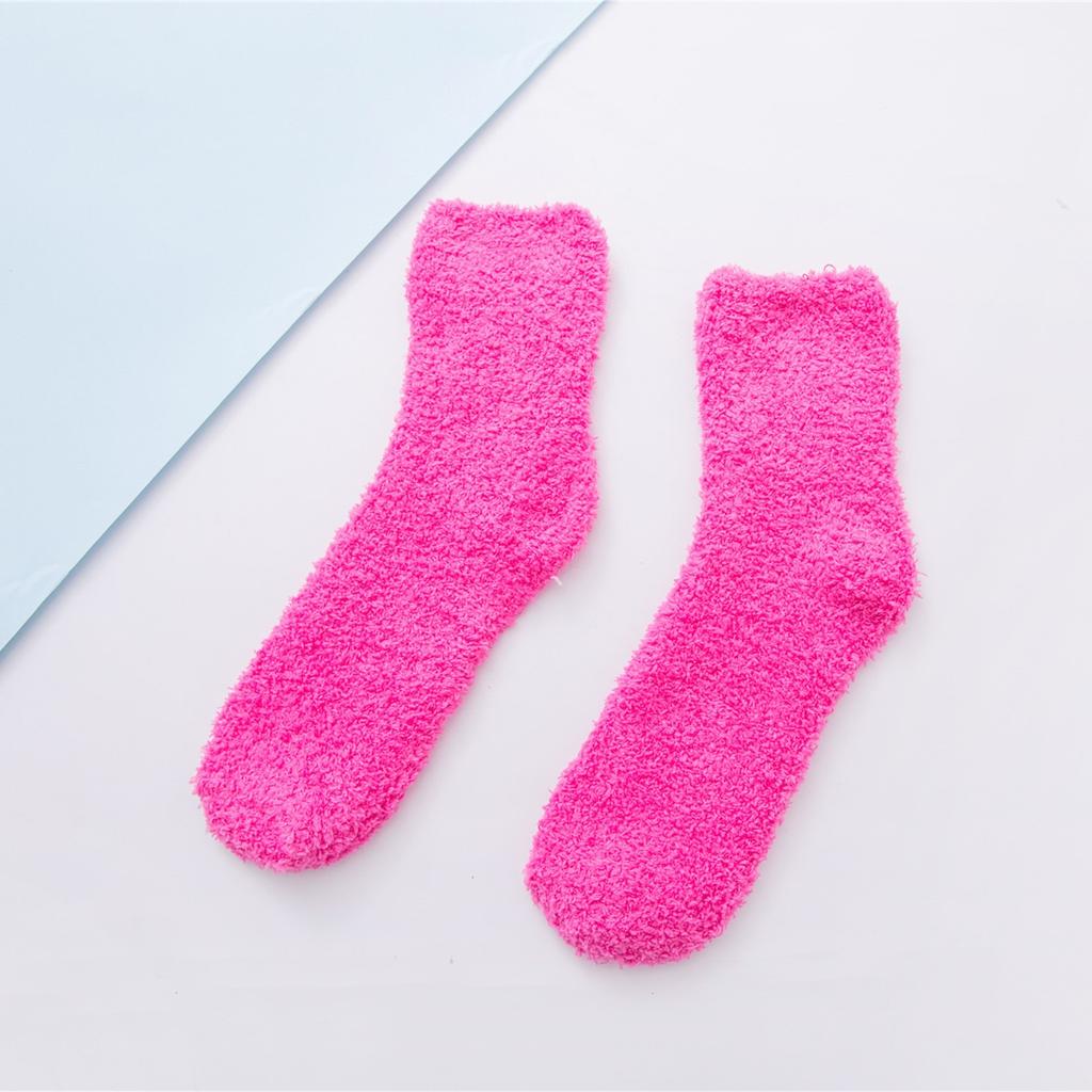 Зимние женские теплые носки цвета конфет кораллового бархата, плюшевые женские утолщенные носки для сна на полу