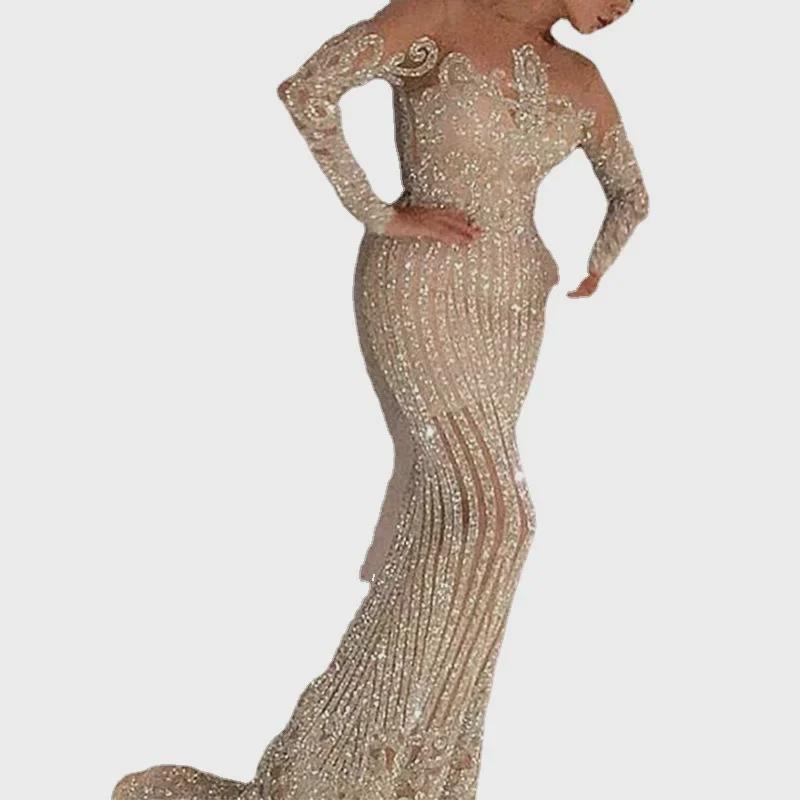 Элегантное облегающее платье со средней талией, золотистыми пайетками и облегающей грудью