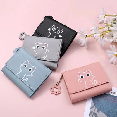 Женский короткий кошелек для монет с рисунком из мультфильма, сумка для карт из искусственной кожи с тремя отделениями, портативная сумка для хранения, студенческий дорожный кошелек с несколькими отделениями для карт