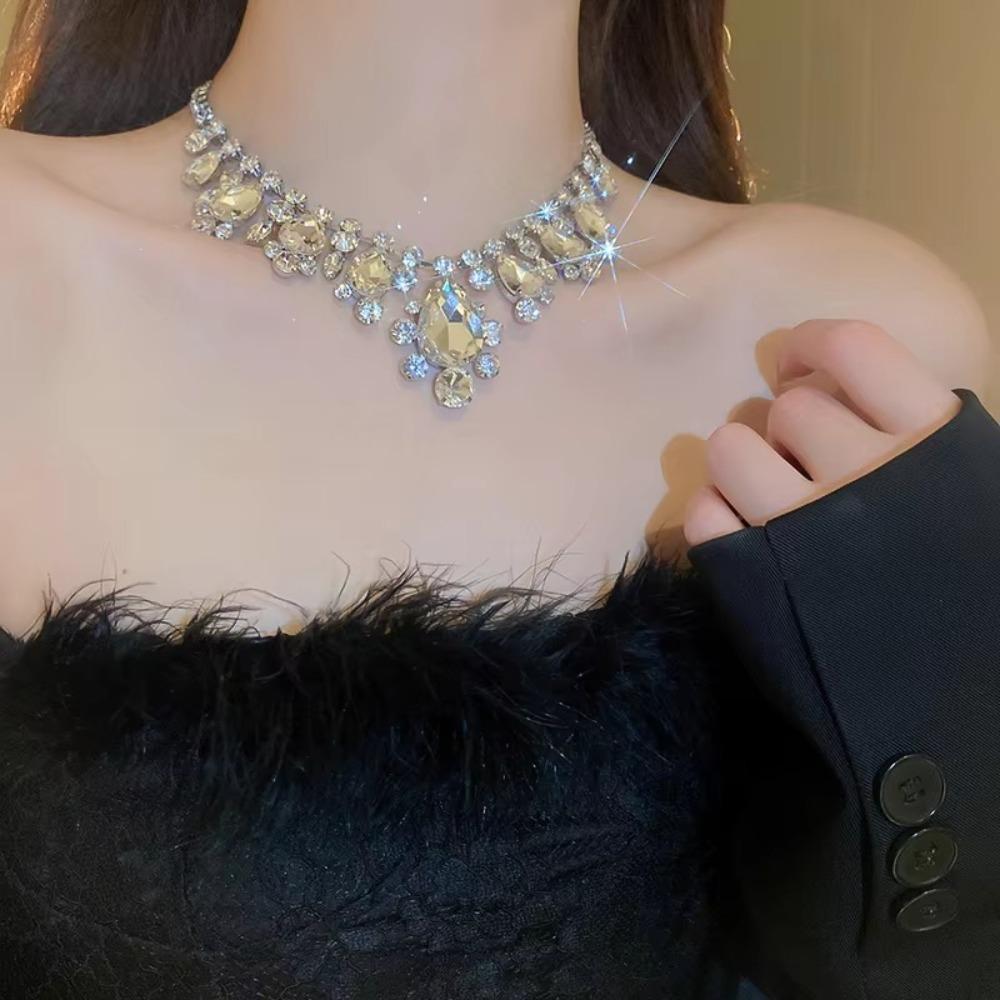 Geometric Crystal Choker Water Drop Women Clavicle Chain Retro Rhinestone Necklace Ladies
