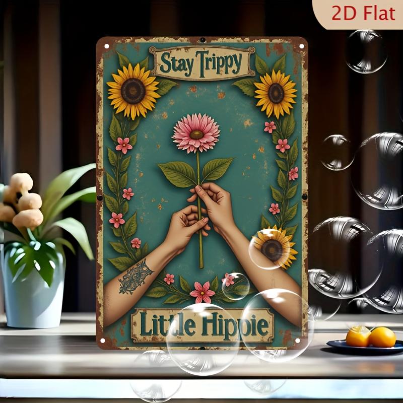 Винтажная металлическая табличка 'Stay Trippy Little Hippie' с изображением руки-символа мира и подсолнуха. Железный настенный декор. Идеально для дома, кафе