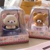 Rilakkuma Фигурки Действия Новая Милая Кивающая Расслабленная Кукла-Медведь Модель Автомобиля Украшение на Солнечной Энергии Домашний Декор Классические Игрушки для Детей Подарок