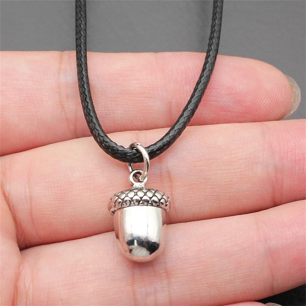 Креативное кожаное ожерелье-цепочка с металлическим кулоном в виде листа и цветка для женщин - Идеально для Дня святого Валентина