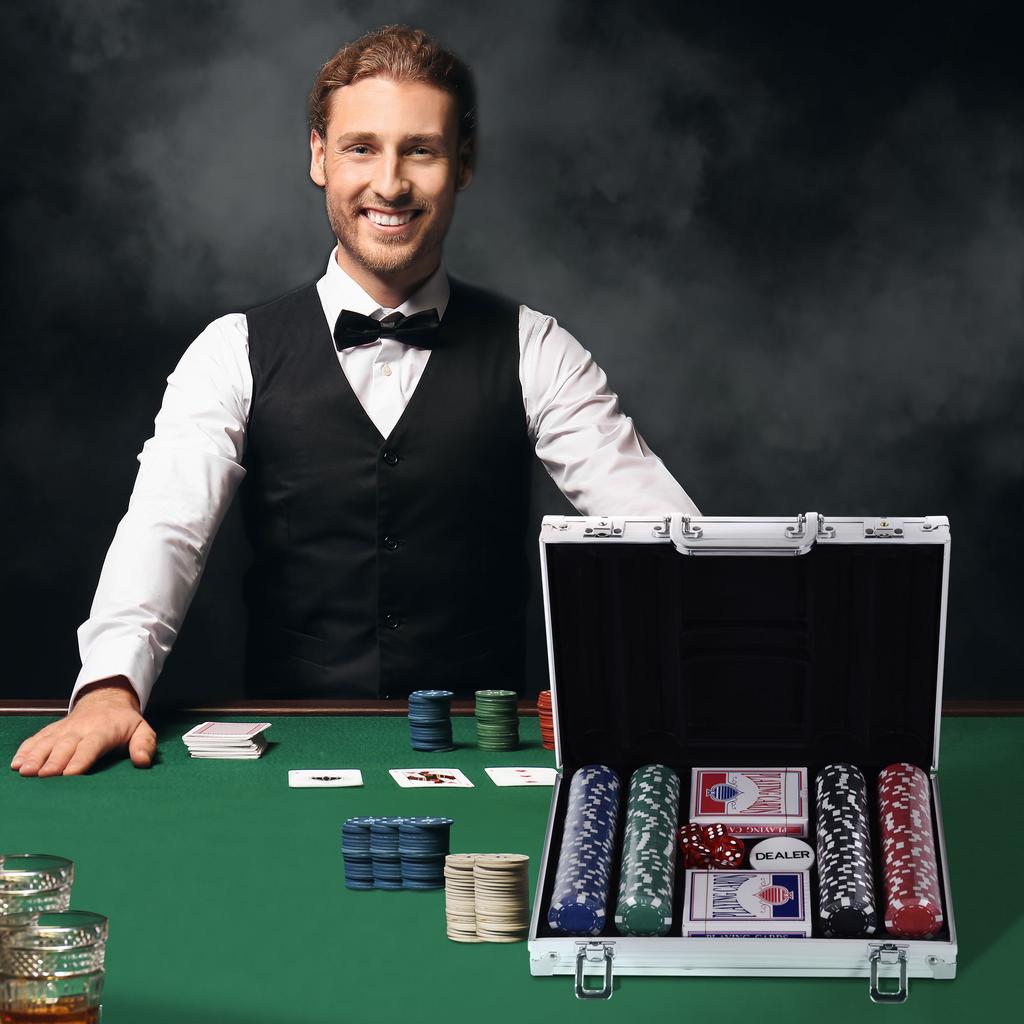 Poker Case Poker Set 200 Poker Chips 2x Card Deck 5x Dice 1x Aluminum Case Poker Set Chips Case Aluminum + Polystyrene 29.5x20.5x6.5 cm