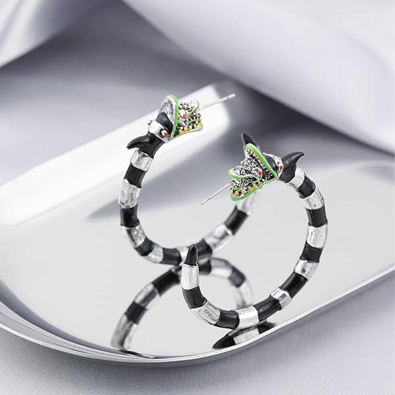 Серьги-кольца Змея-коралл Хэллоуин Модный дизайн Жук Змея Кольцо с соком Простые универсальные серьги