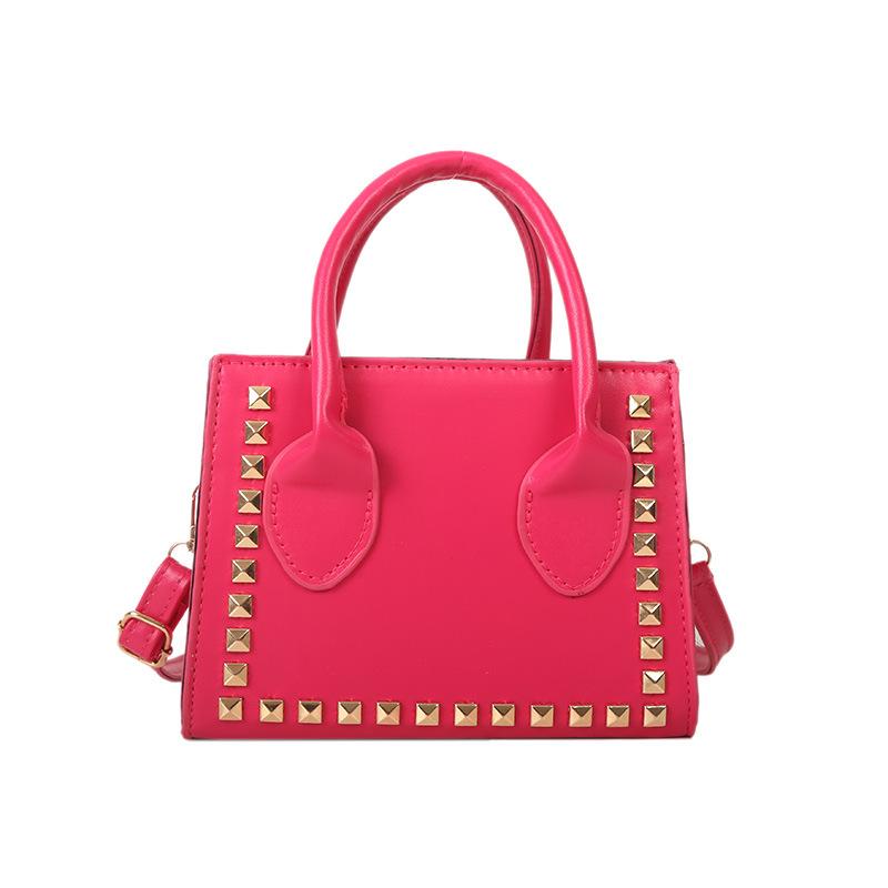 Модная портативная небольшая квадратная сумка с заклепками, модная и художественная женская сумка через плечо на одно плечо