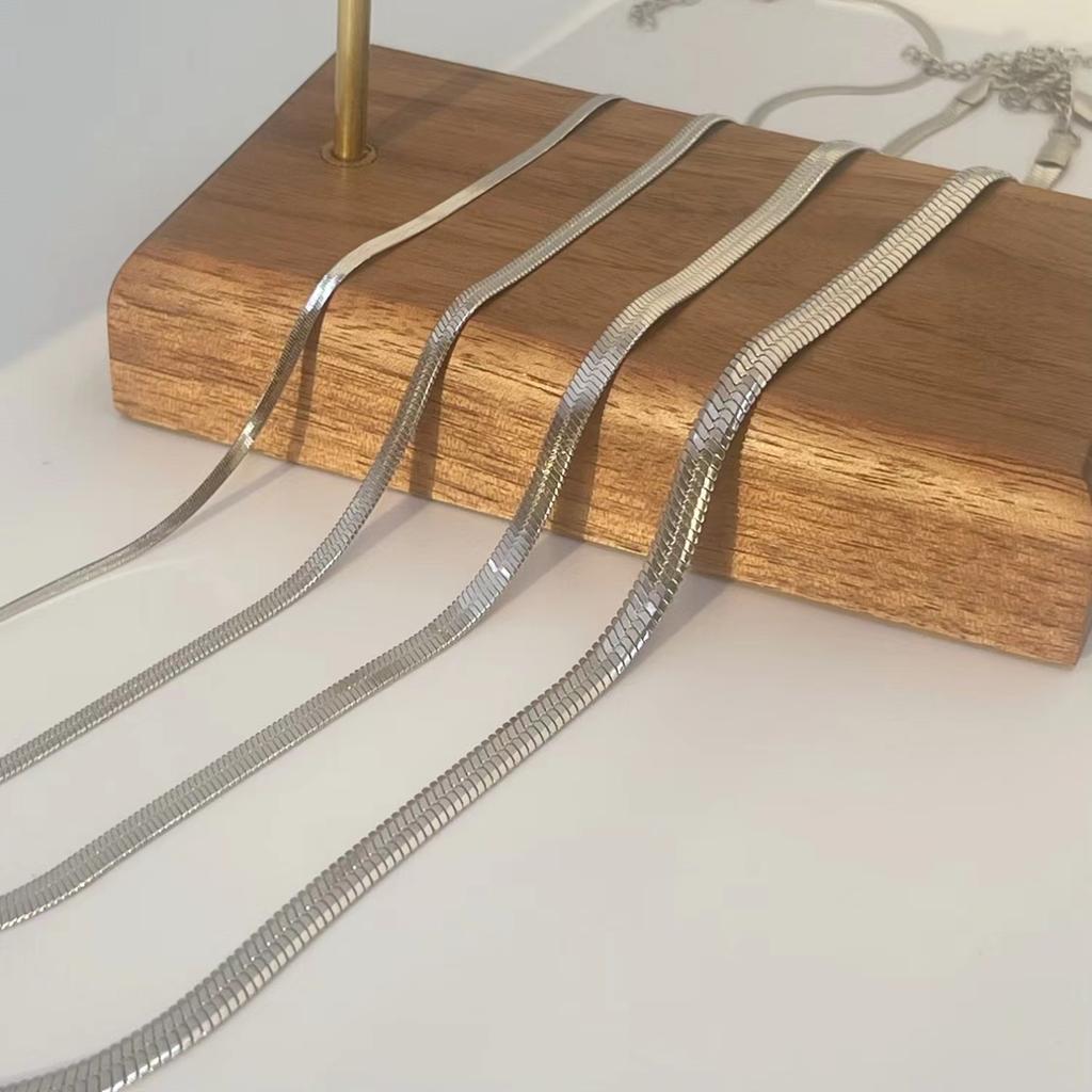 Unisex Snake Chain Necklace Choker Stainless Steel Herringbone Gold Color Fashion Jewelry Gift for Her Women and Men